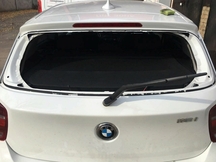 Фото BMW после демонтажа заднего стекла