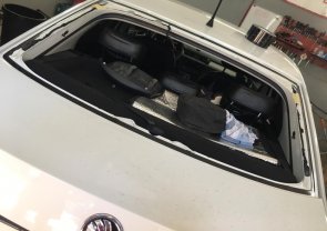 фото замена заднего стекла автомобиля