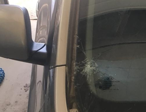 Фото скола на стекле