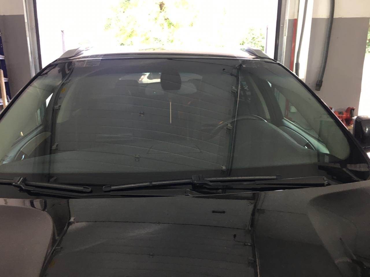 Фото ветрового стекла после установки нового